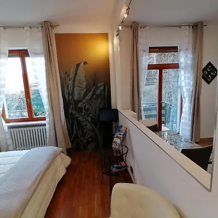 In Riva Al Αβιλιάνα