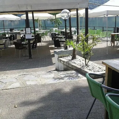 In Riva Al Αβιλιάνα