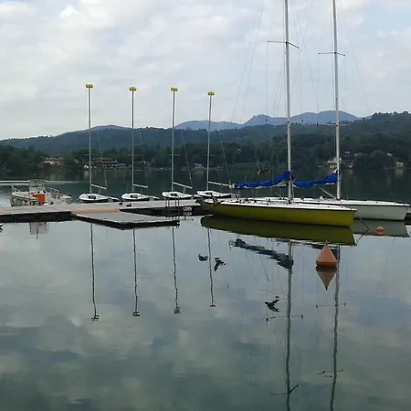 In Riva Al Couette-café Avigliana