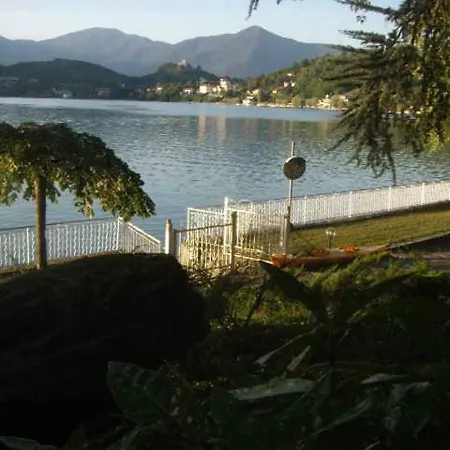 Couette-café In Riva Al Avigliana